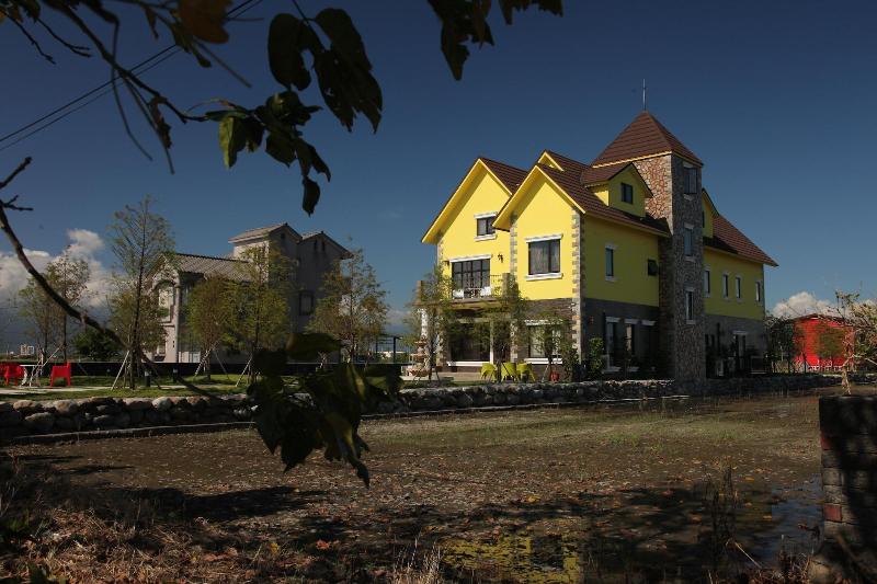 هتل Happiness Pass On