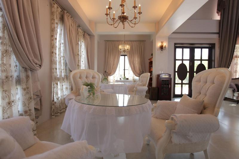 هتل Happiness Pass On