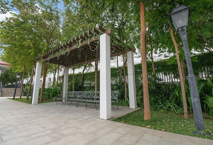 هتل Home Suites By Marina