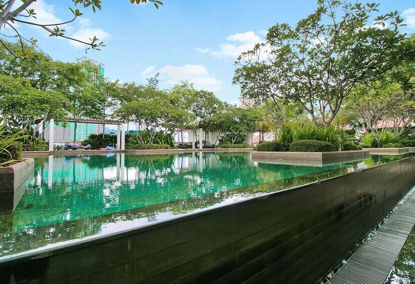 هتل Home Suites By Marina