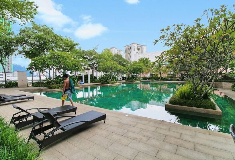 هتل Home Suites By Marina