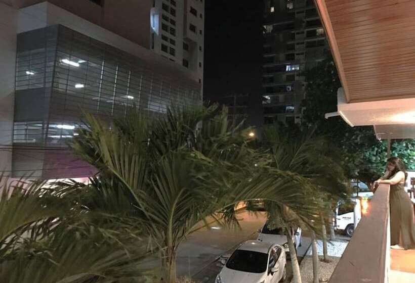 Отель Hostal Parma