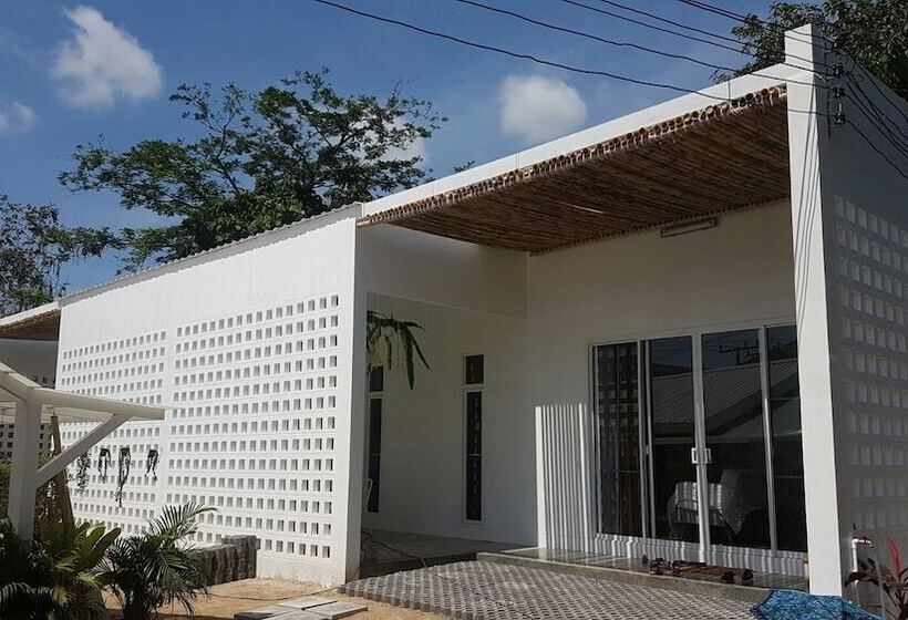 בית מלון כפרי Na Kamala Homestay