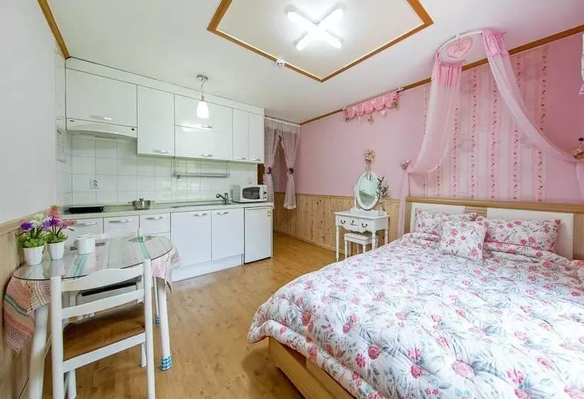 Hotelli Pyeongchang Secret Garden Pension