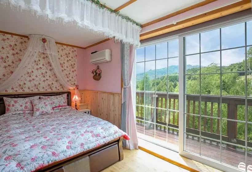 Hotelli Pyeongchang Secret Garden Pension