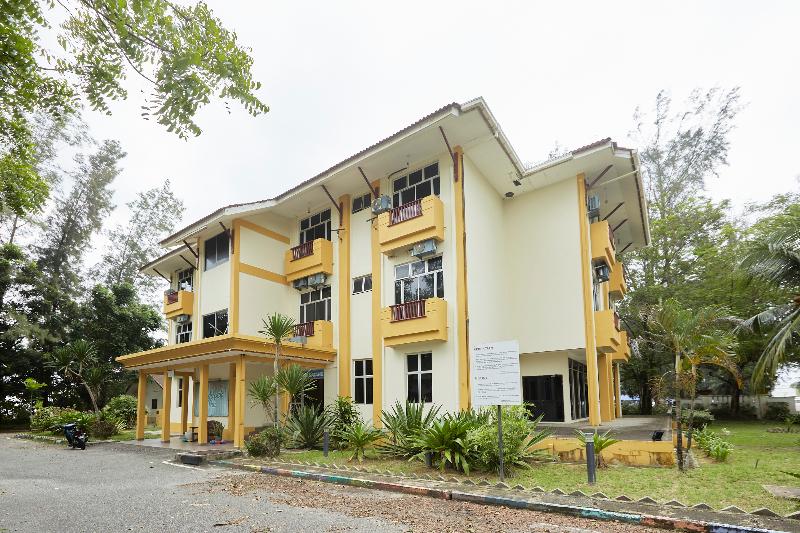 هتل Terengganu Equestrian Resort