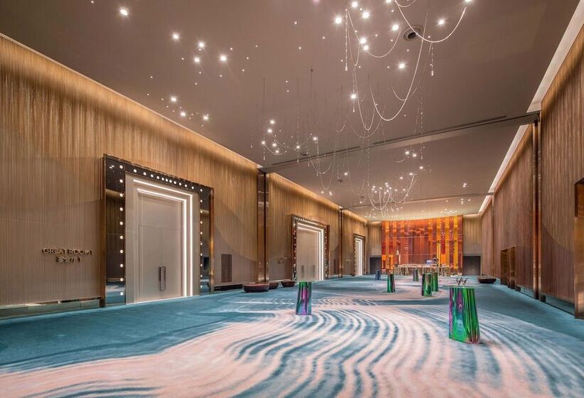 Отель W Chengdu