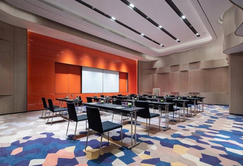 Отель W Chengdu