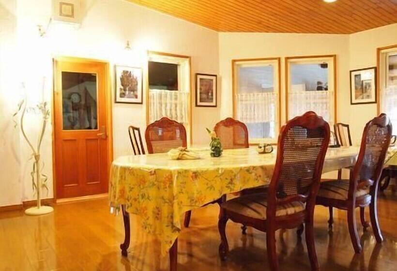 Petit Hotel Corinthian