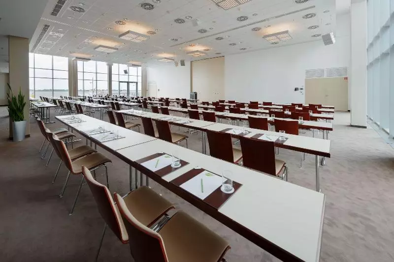 Atlantic Hotel Sail City