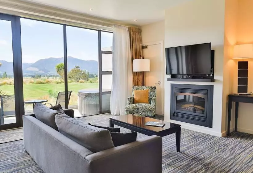 Отель Braemar Lodge And Spa