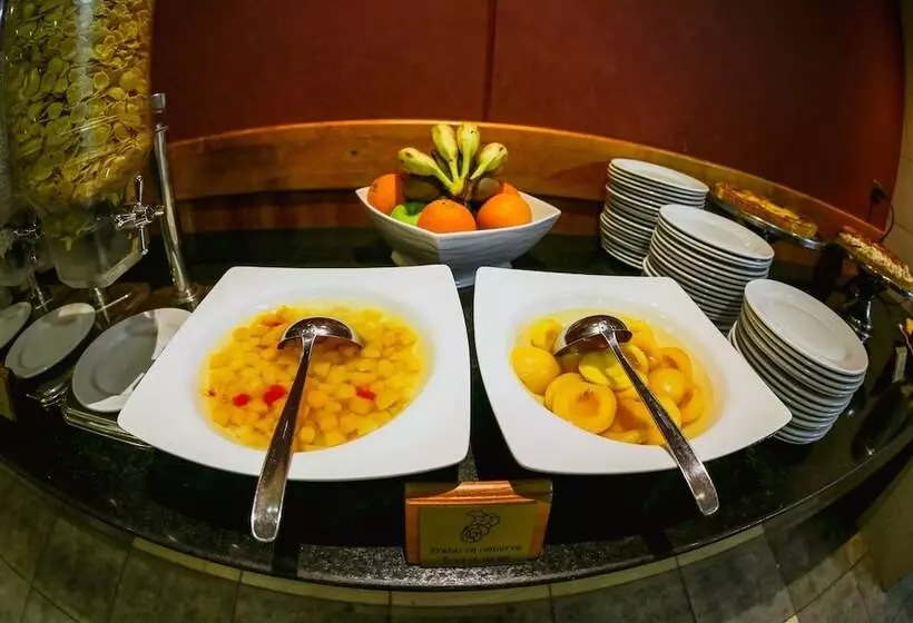 ホテル Diego De Almagro Punta Arenas