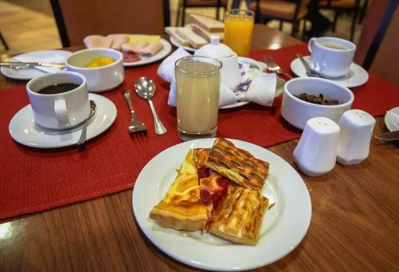 ホテル Diego De Almagro Punta Arenas