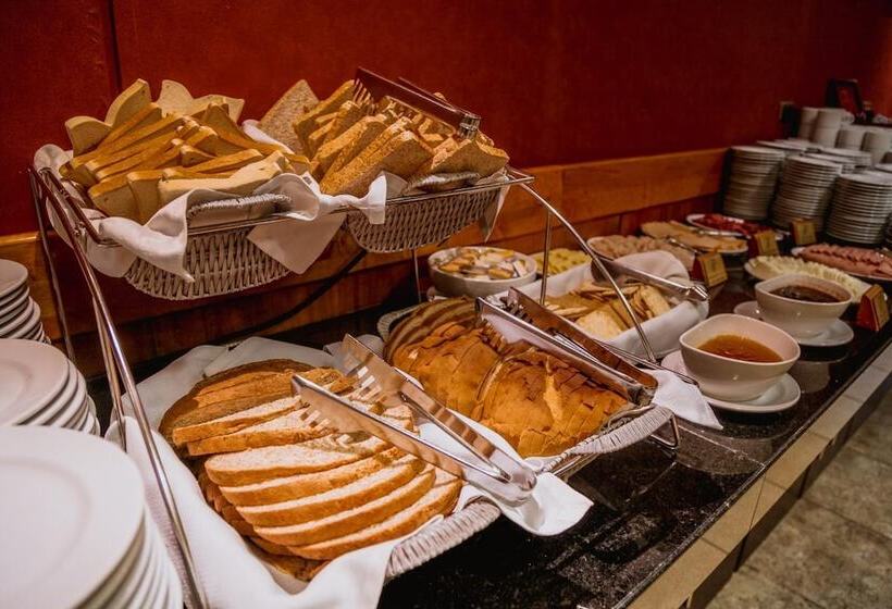 هتل Diego De Almagro Punta Arenas