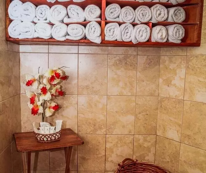 ホテル Diego De Almagro Punta Arenas