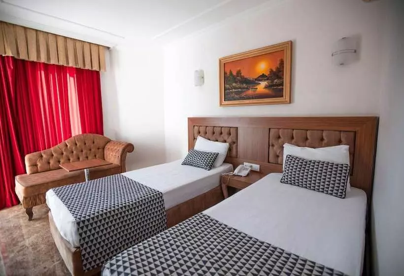 هتل Kristal Beach