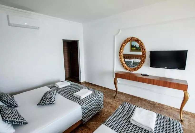 هتل Kristal Beach