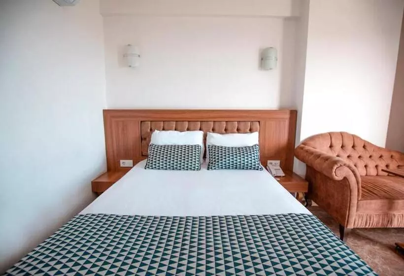 هتل Kristal Beach