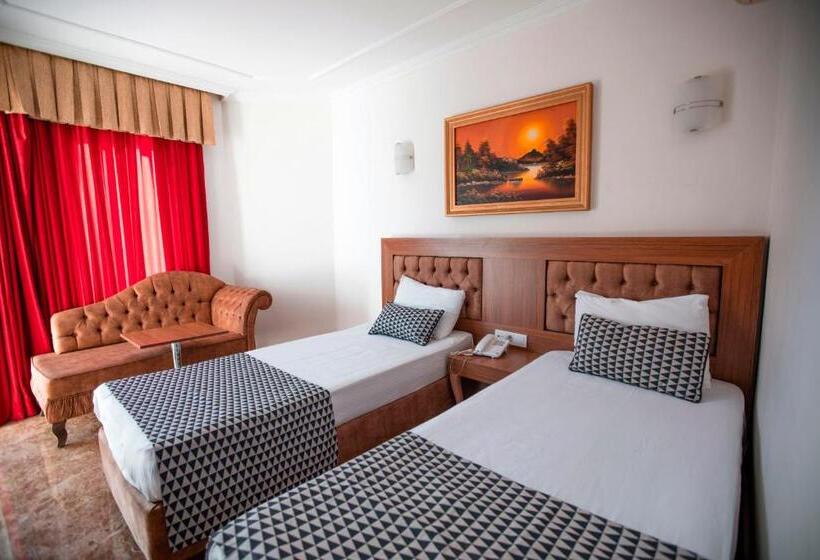 هتل Kristal Beach