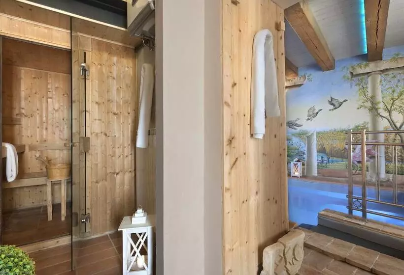 Отель Mons Major Relais