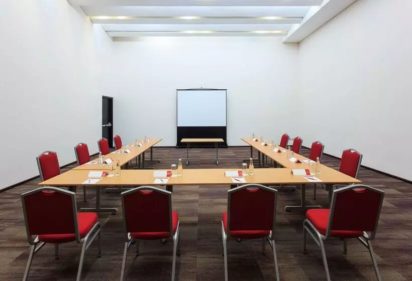 هتل NH Collection Monterrey San Pedro