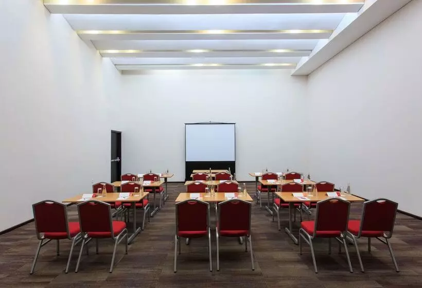 هتل NH Collection Monterrey San Pedro