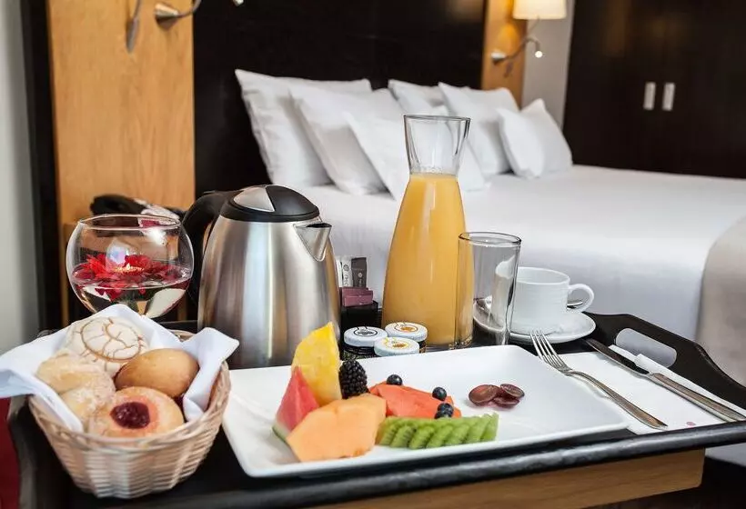 هتل NH Collection Monterrey San Pedro