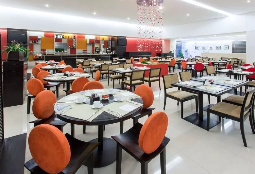 هتل NH Collection Monterrey San Pedro