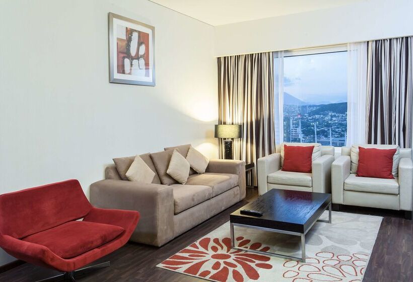 فندق NH Collection Monterrey San Pedro