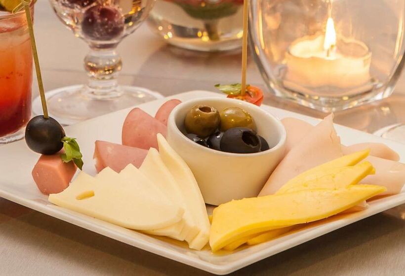 فندق NH Collection Monterrey San Pedro