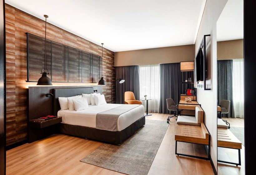 فندق NH Collection Monterrey San Pedro