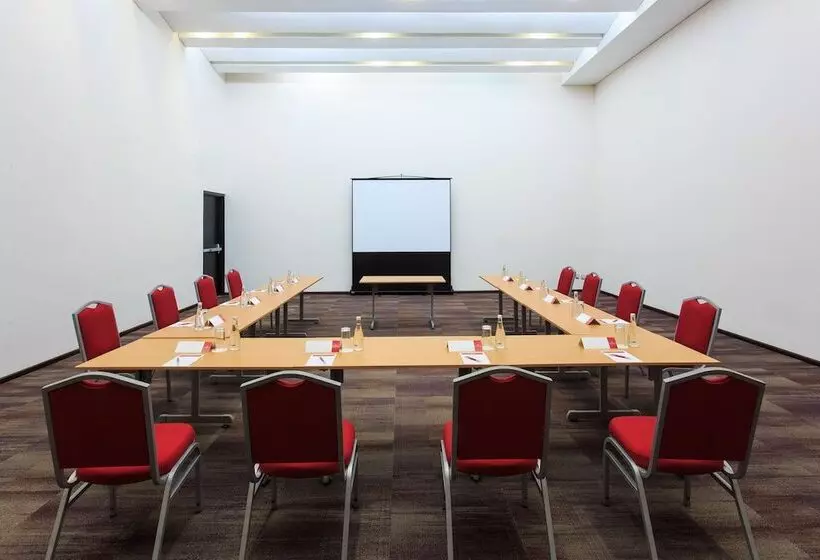 هتل NH Collection Monterrey San Pedro