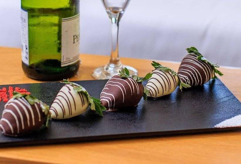 فندق NH Collection Monterrey San Pedro