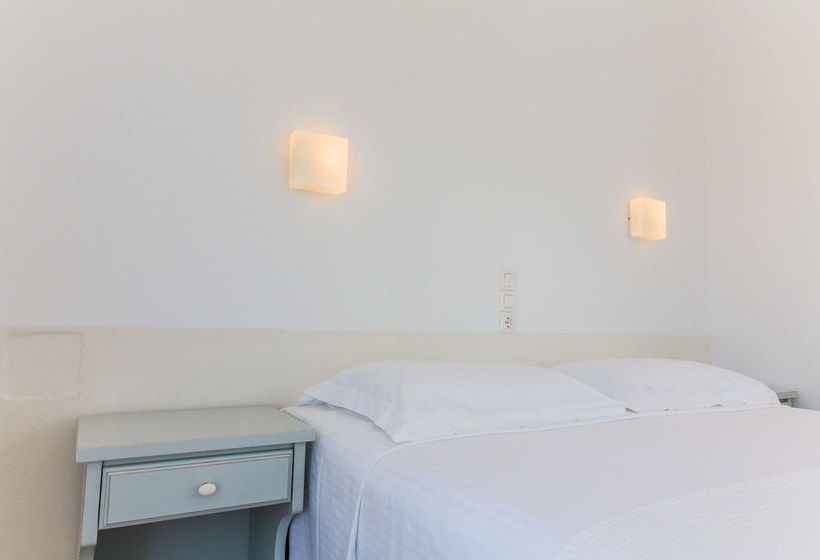 فندق Roses Beach