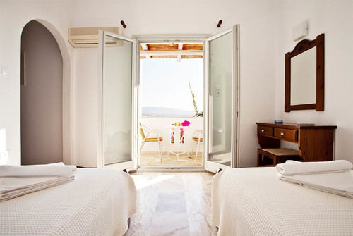 فندق Roses Beach