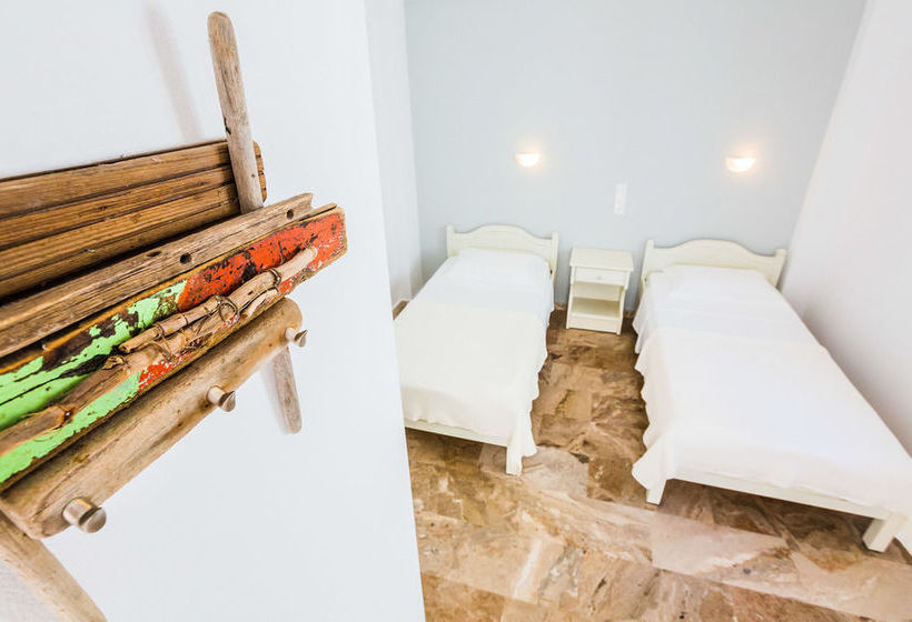 فندق Roses Beach