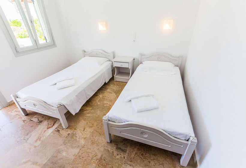 فندق Roses Beach