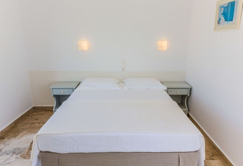 فندق Roses Beach