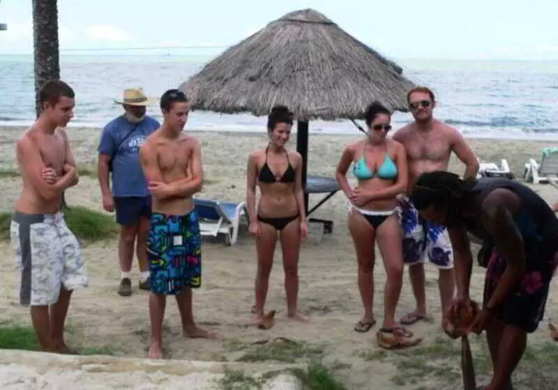 فندق Smugglers Cove Beach Resort &