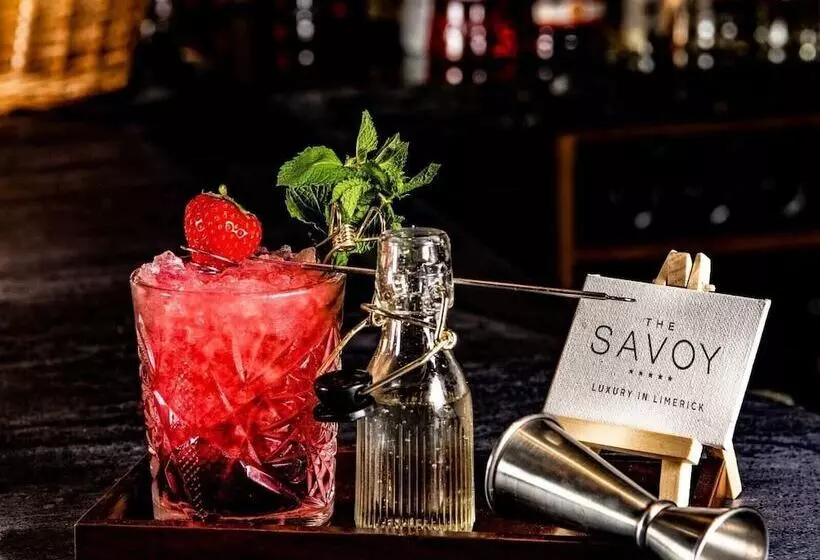 בית מלון כפרי The Savoy