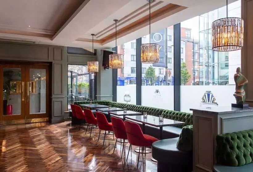 בית מלון כפרי The Savoy