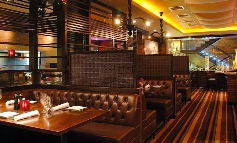 בית מלון כפרי The Savoy