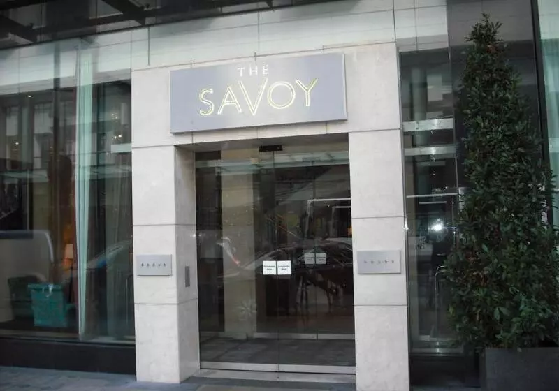 בית מלון כפרי The Savoy