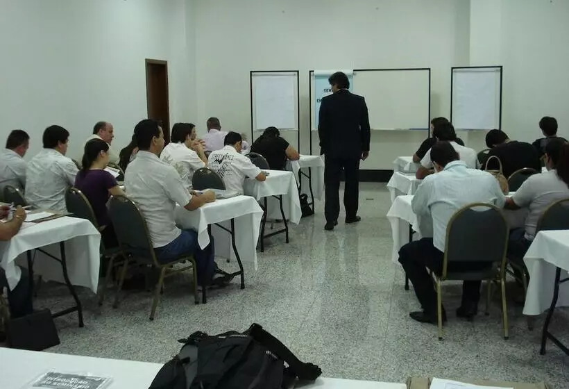 Líber Hotel Nova Serrana Conforto Na Rota Da Br 262