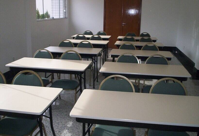 Líber Hotel Nova Serrana Conforto Na Rota Da Br 262