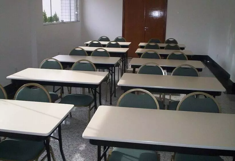 Líber Hotel Nova Serrana Conforto Na Rota Da Br 262