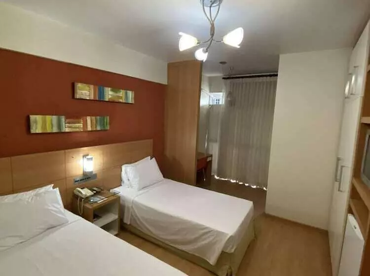 Líber Hotel Nova Serrana Conforto Na Rota Da Br 262