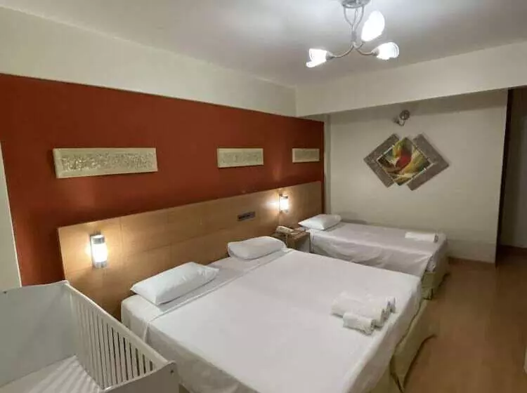 Líber Hotel Nova Serrana Conforto Na Rota Da Br 262