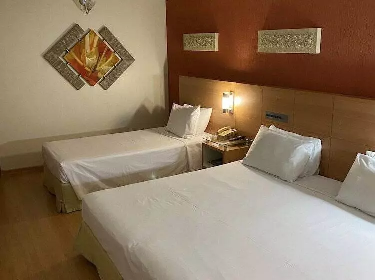 Líber Hotel Nova Serrana Conforto Na Rota Da Br 262
