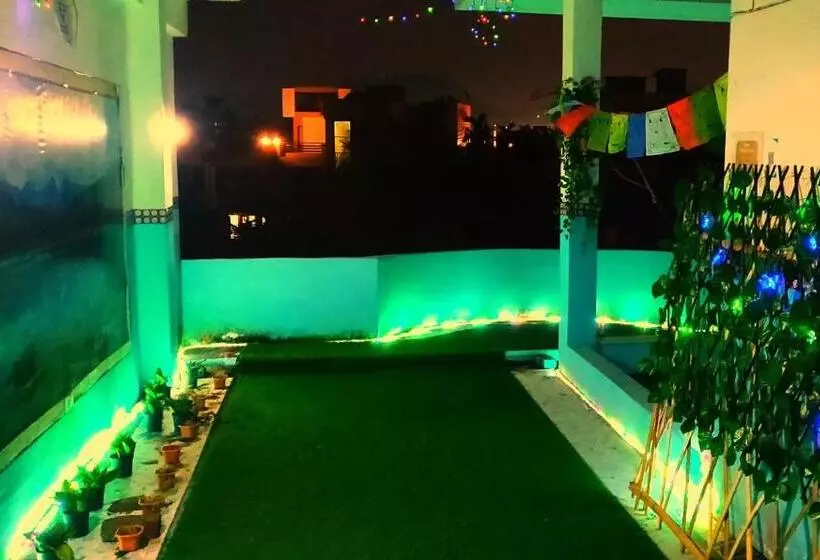 Majatalo Cupidtrails Backpacker S Penthouse
